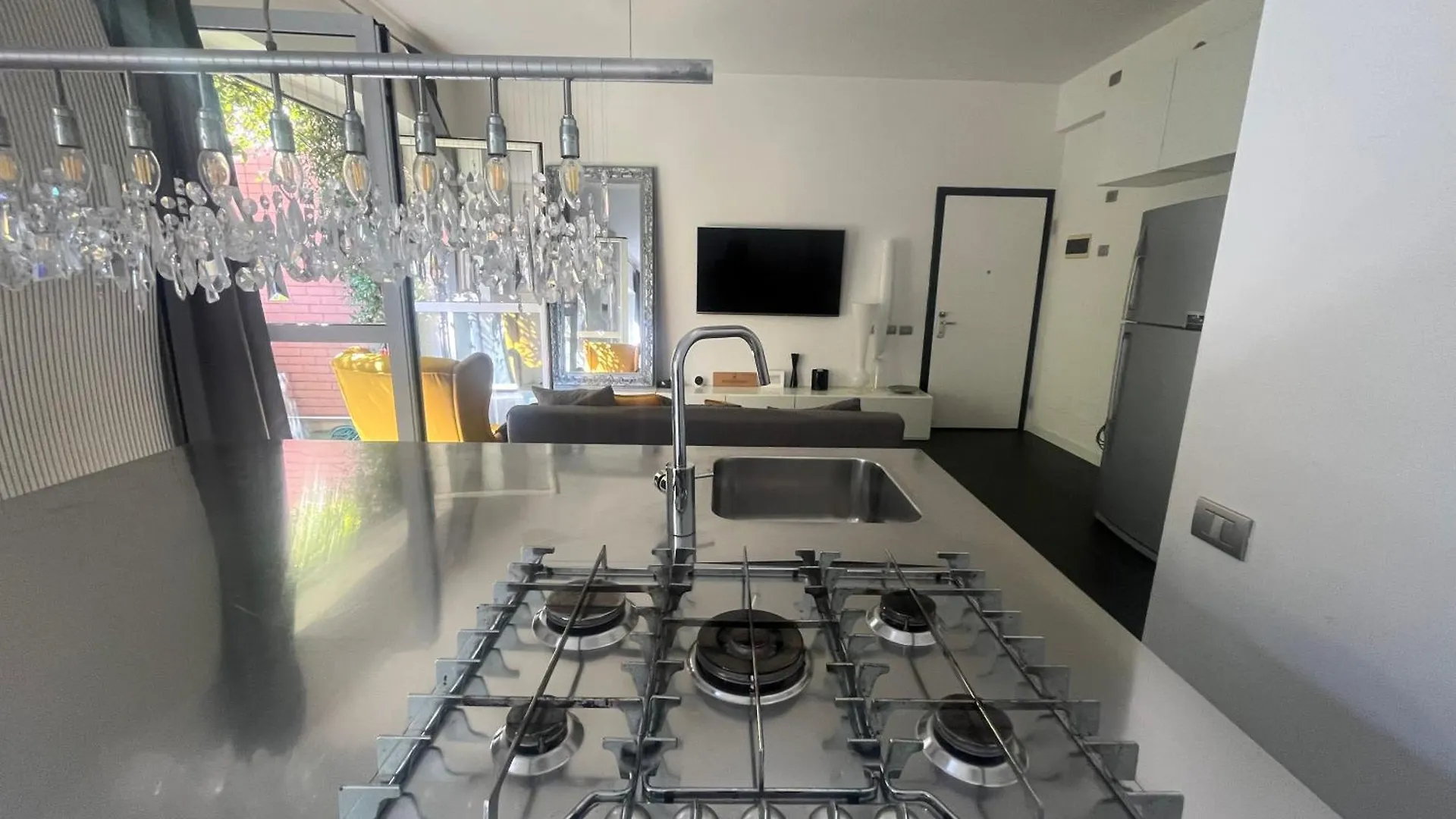 Sunny Design Loft In Milan公寓