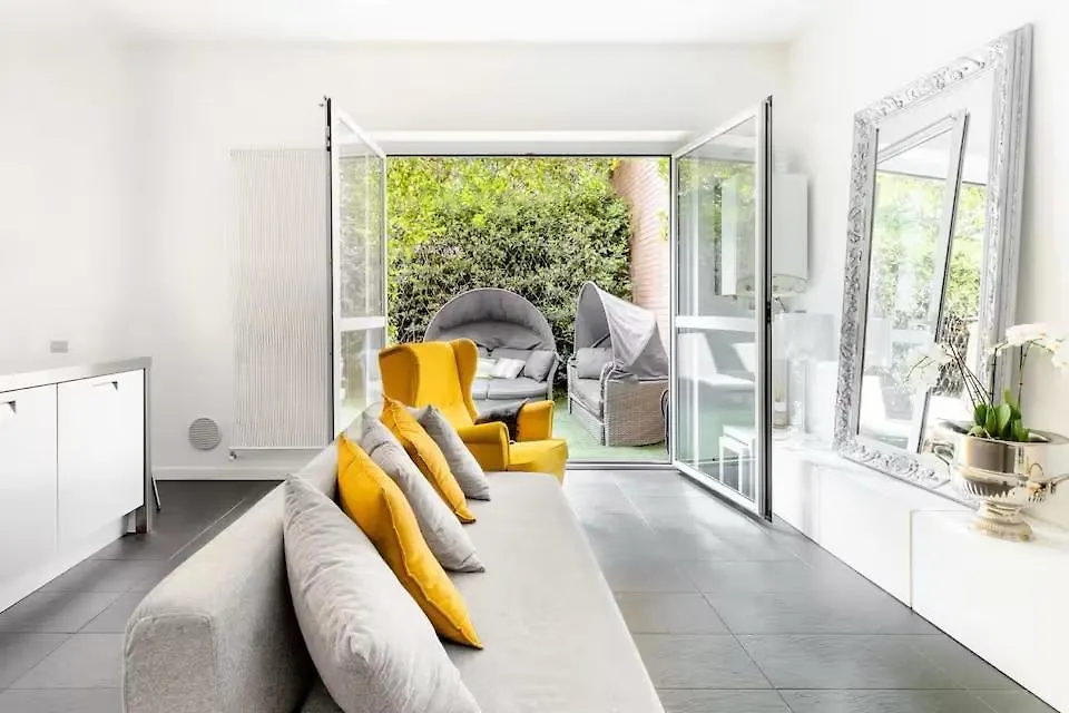 Sunny Design Loft In Milan公寓
